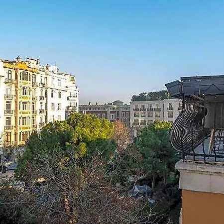 Roe - Taksim اسطنبول
